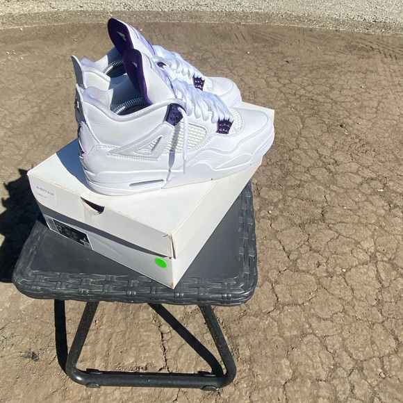 Jordan 4s Metallic purple - Picture 10 of 10
